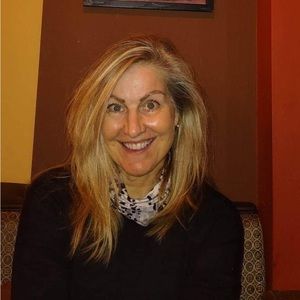 Meet your Posher, Larissa